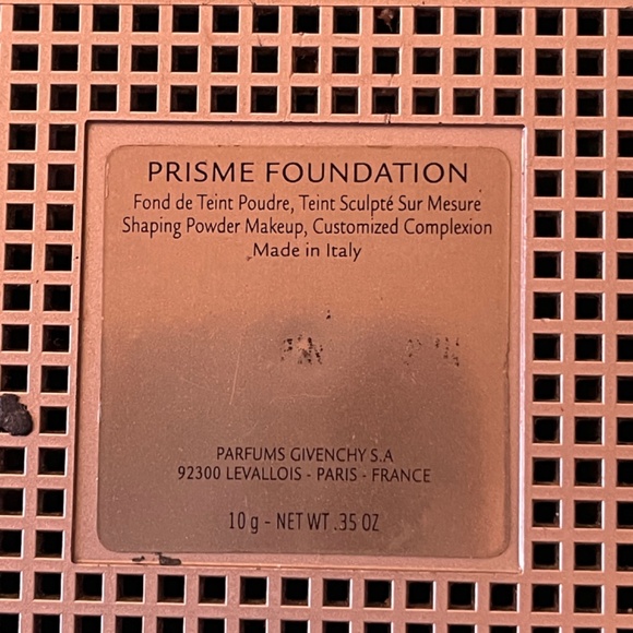Givenchy Prisme Foundation (Shaping Powder Makeup) 35oz/10g - Picture 4 of 6